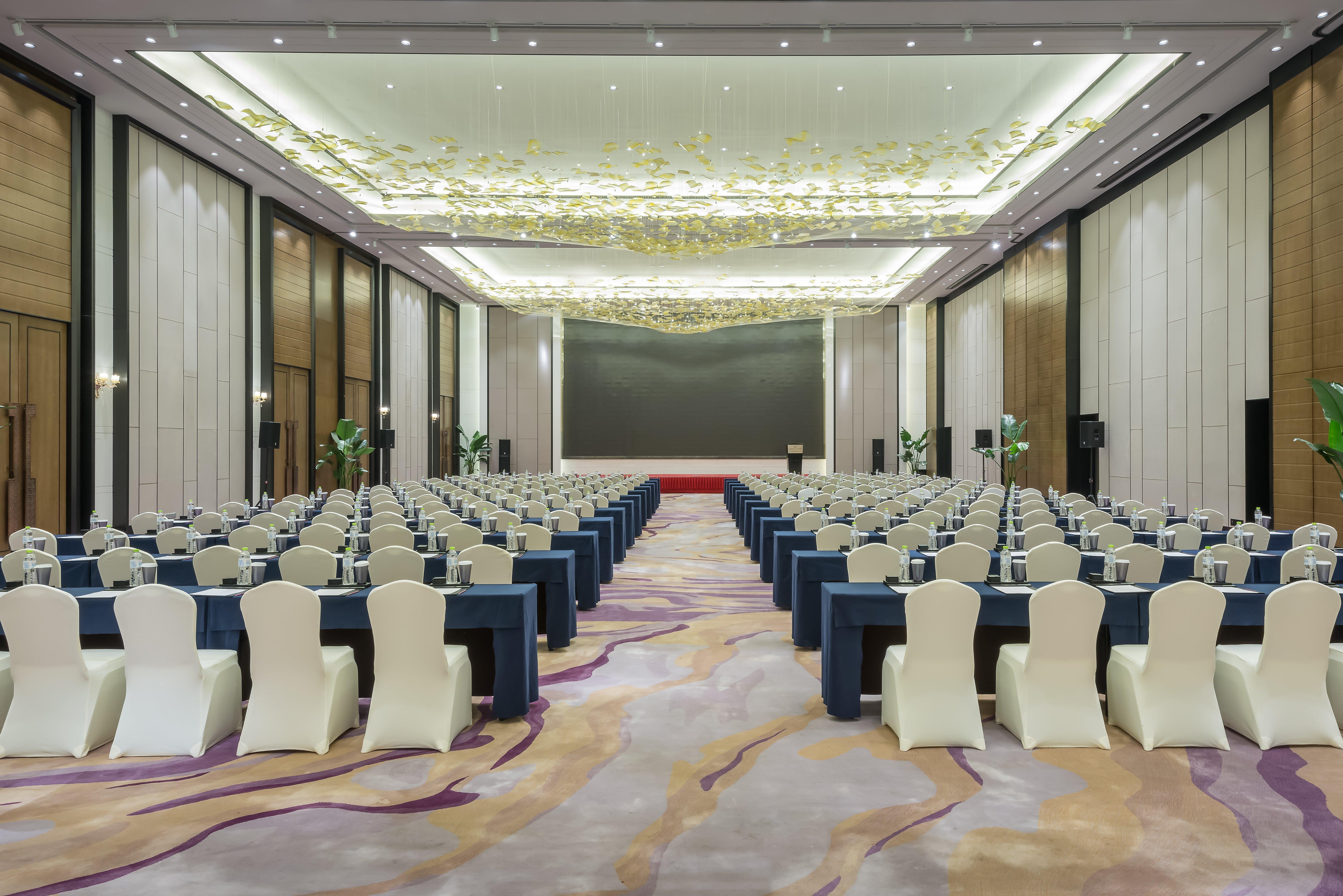 Crowne Plaza Yibin By Ihg Hotell Exteriör bild